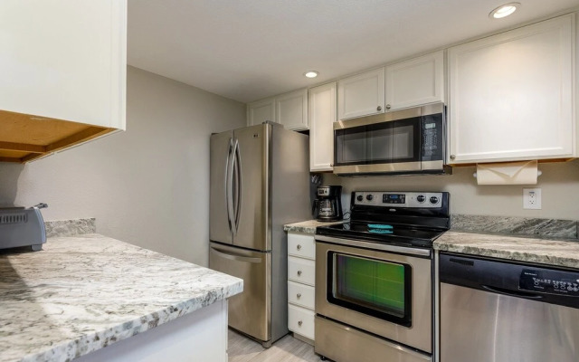 Villa Stone Creek 2 Bedroom Condo by RedAwning