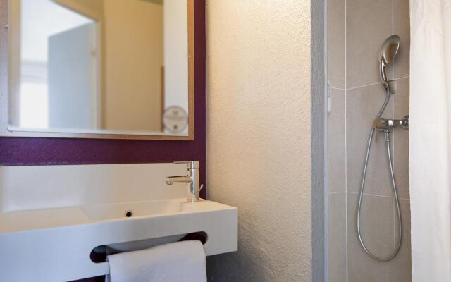 B&B HOTEL Lyon Grand Stade Meyzieu