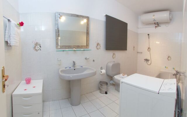 Sea Breeze Apartment