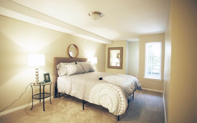 Los Angeles Apartments by Barsala