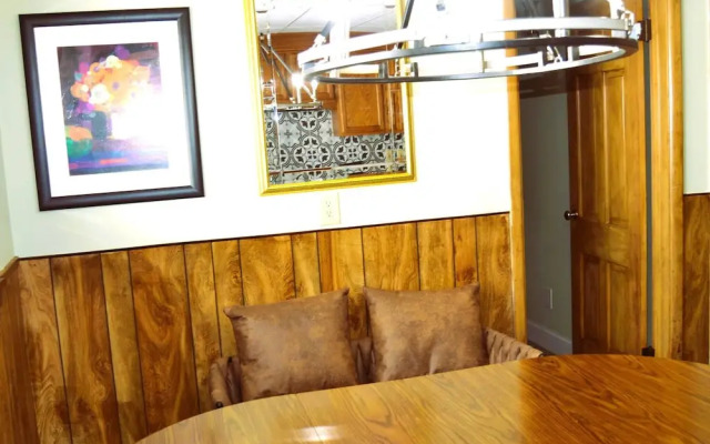 Gather Here 9br, 5BA Group