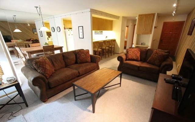 Snowcreek III 441 Pet-Friendly, BBQ Grill, Updated and On the Snowcreek Meadow by RedAwning