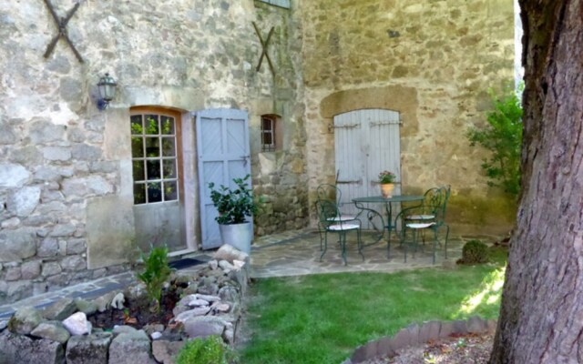 Chambres dHôtes Au Château