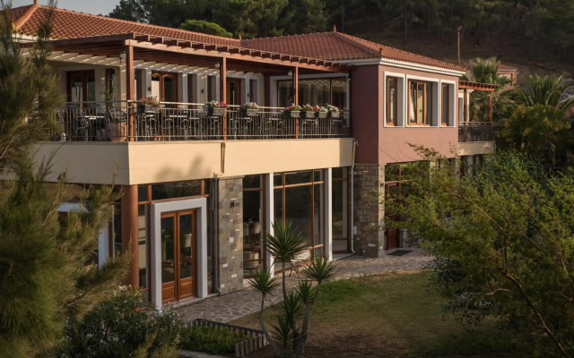 Alma Luxury Resort Hotel