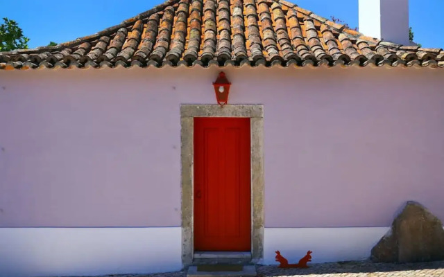 Pine Tree House in Azeit o