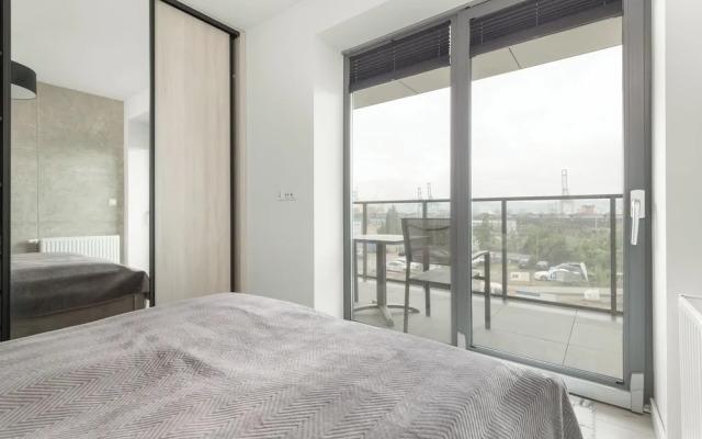 Apartport With Port View by Renters