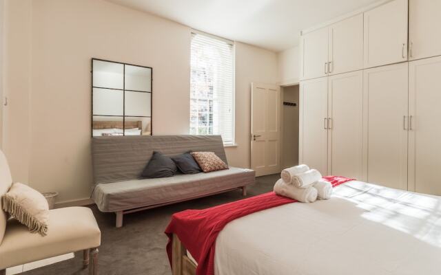 The Eamon DeVelara Suite - hiphipstay