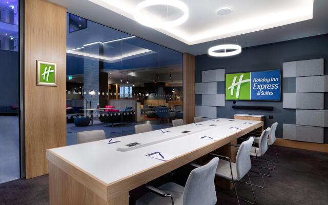 Holiday Inn Express London Heathrow T4 by IHG