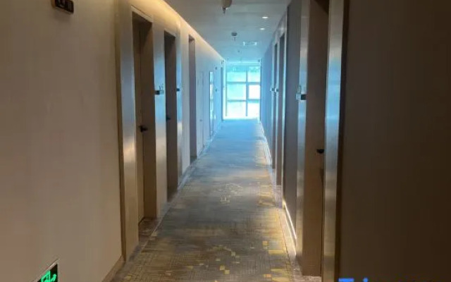 Lechao Hotel (Shanghai People's Square Changzheng Hospital)