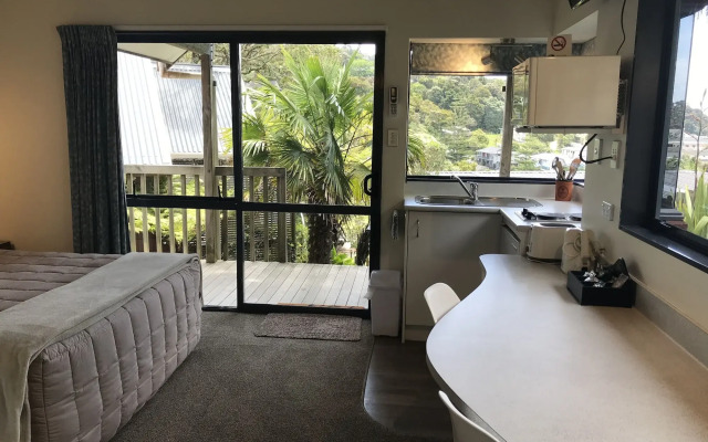Bay Cabinz Motel