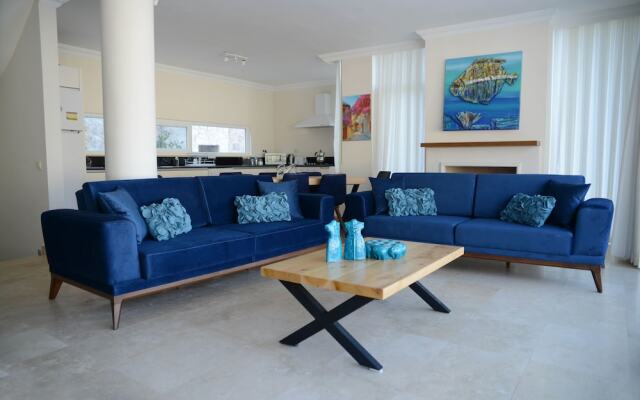 Villa Tuna by Akdenizvillam