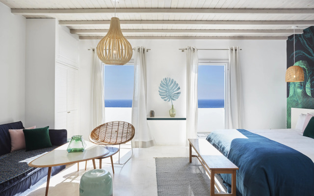 Kouros Hotel & Suites