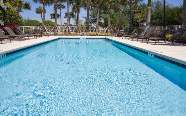 Holiday Inn Express & Suites West Palm Beach Metrocentre, an IHG Hotel