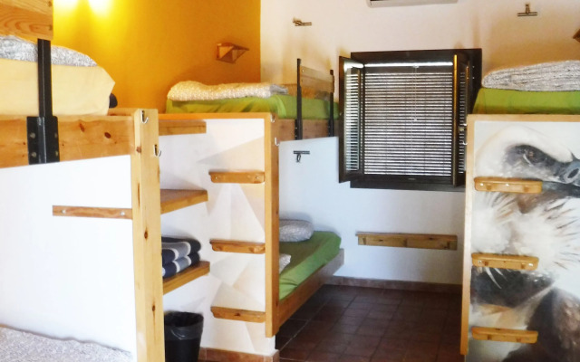 Tantaka - Albergue de los Meleses - Hostel