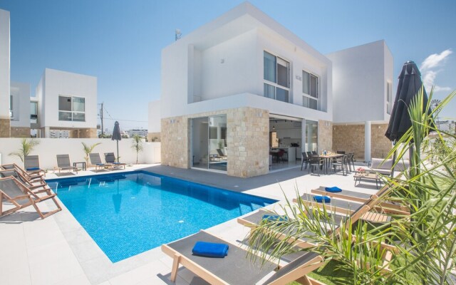 4 Bedroom Villa in Protaras Center - Protaras Vie Bleu Villa Vb3