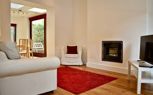 Spacious 3 Bedroom House in Ballsbridge