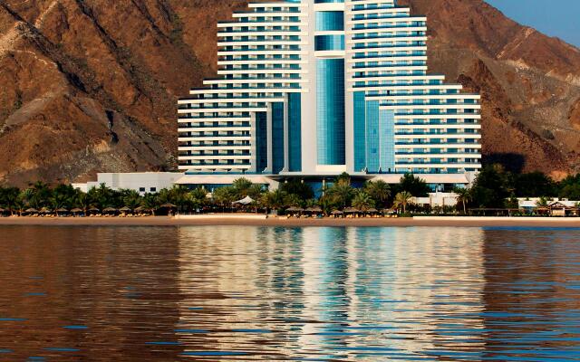 Le Meridien Al Aqah Beach Resort