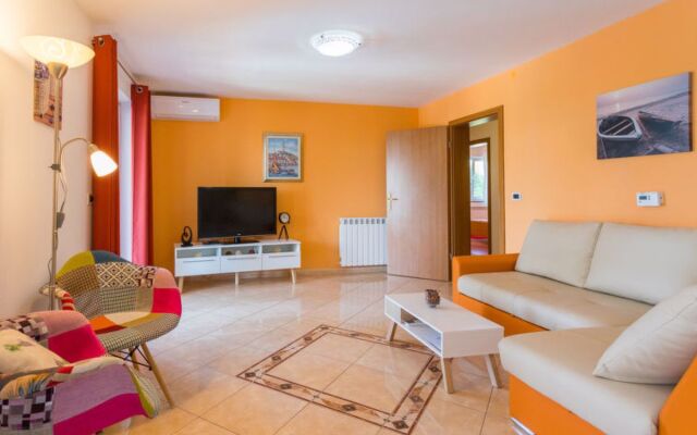Apartment Cancar Como 41139