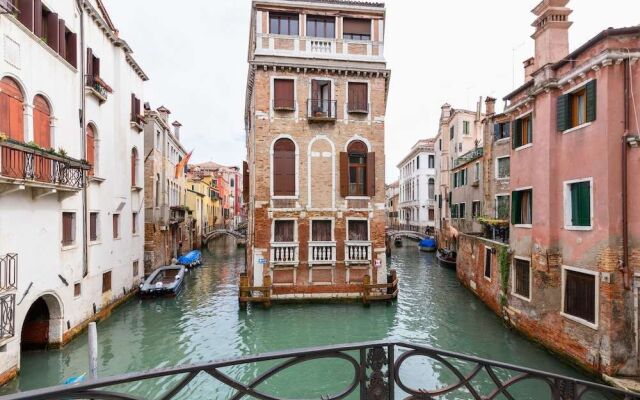 Venice Castello Elegant Apartment