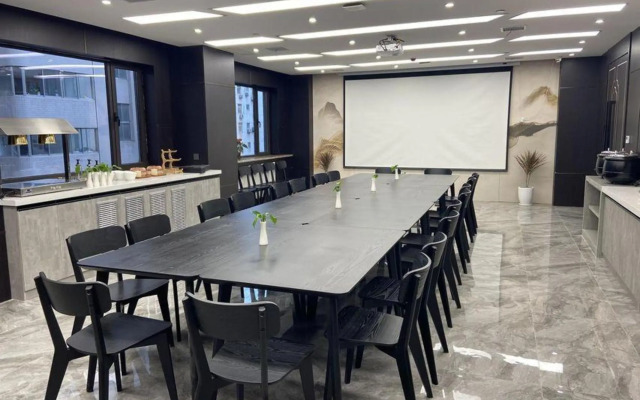 Rezen Dong Hotel (Xi'an Bell Tower Provincial Government Store)