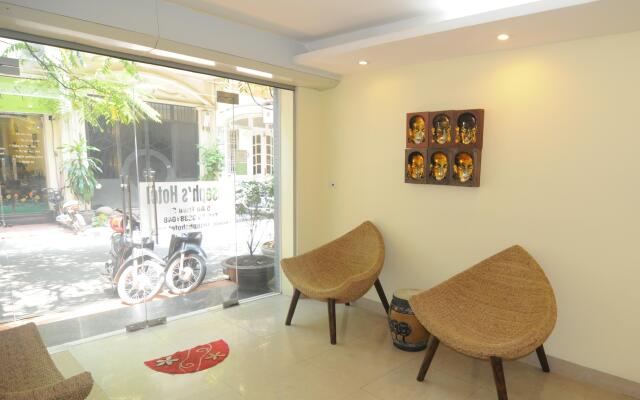 Hanoi Iris Boutique Hotel