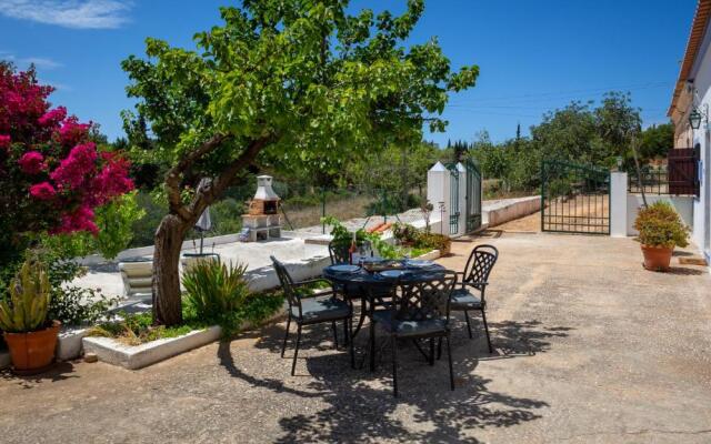 Cozy Algarve Home with Vineyard View Near Beaches