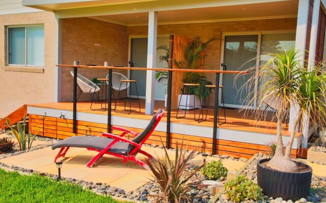 Whale Studio Apartment, 1a Ocean Street