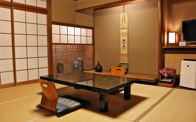 Tsutaya Ryokan