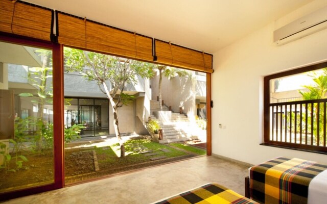 Modern Beach Villa With Roof Terrace