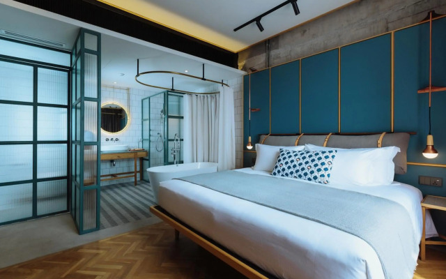 Kloe Hotel