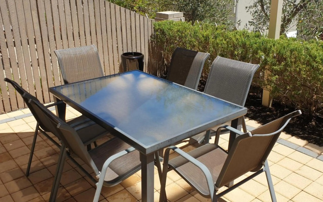 Studio 4 - ground floor Fremantle apartment