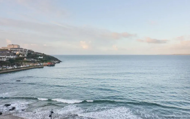 Onshore 6 - Newquay Towan Beach View