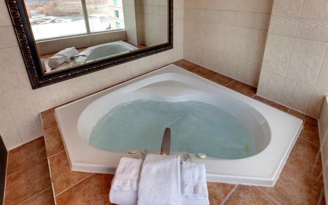 Niagara Fallsview Hotel Suites