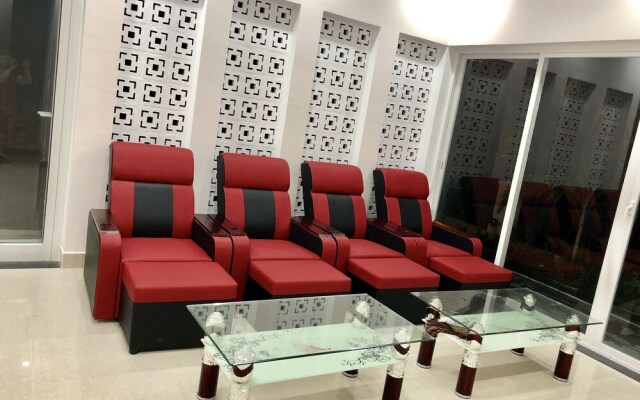 Ideal Villa
