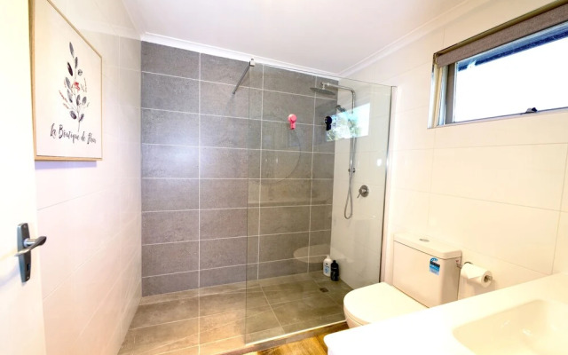 Rosebud Pet-Friendly Beach Holiday House