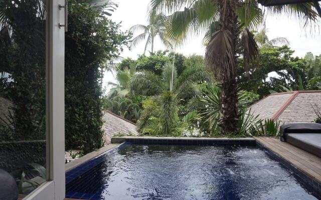 Replay Pool Villa