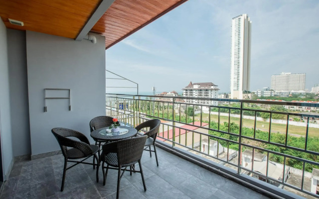 Golden Jomtien Beach Hotel