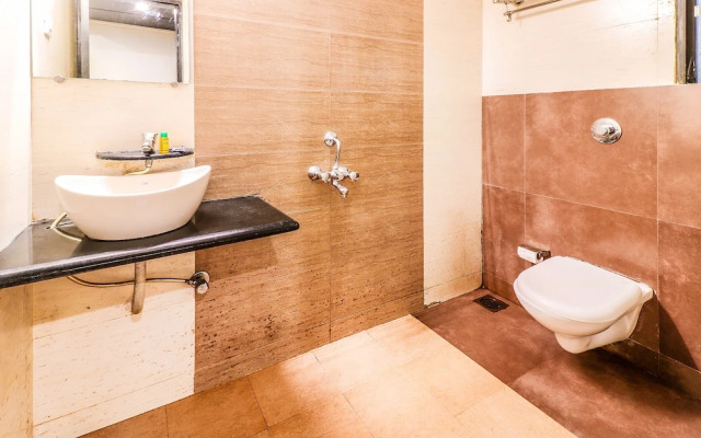 OYO 13105 Hotel Blue Diamond