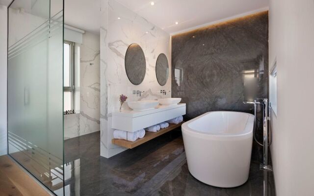 Elea Silver Villa