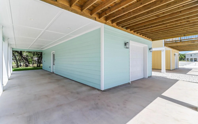 Fishtastic Sp103 4 Bedroom Home by RedAwning
