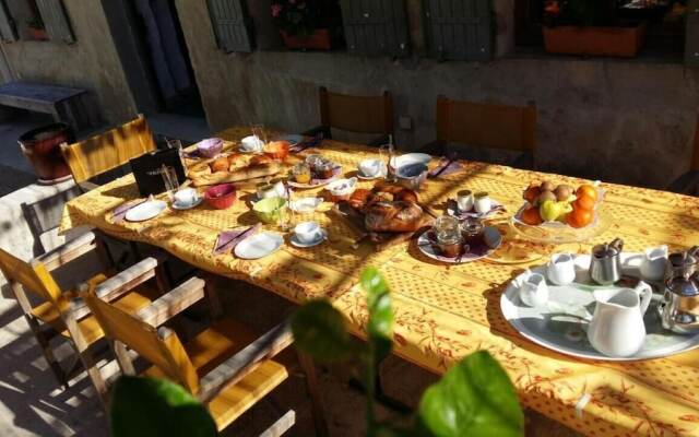 Le Mas Saint Jacques