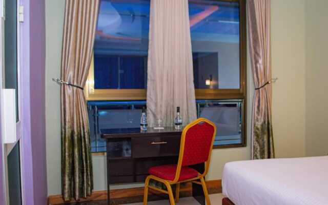 Hotel Taji