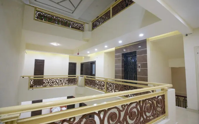 Fabhotel Kamla Regency