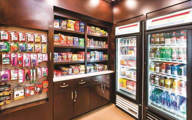 La Quinta Inn & Suites by Wyndham Cotulla