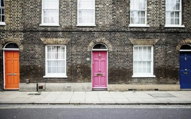 Theed Street by Onefinestay