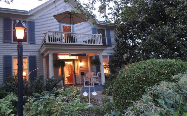 1868 Magnolia House Inn