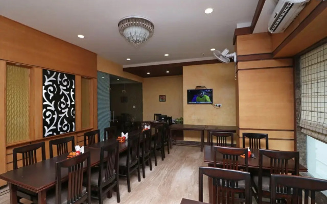 Oyo 5102 Anurag Hotel