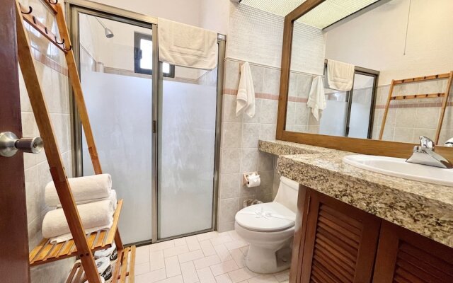 Flamingo Plus by Andiani Travel