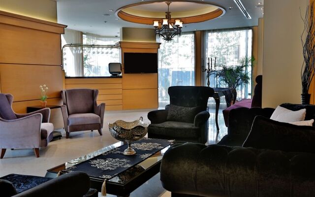 Queen Hotel & Spa