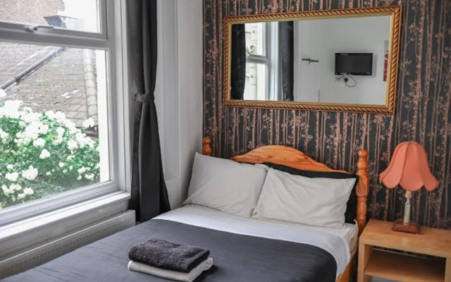 Hotel 261